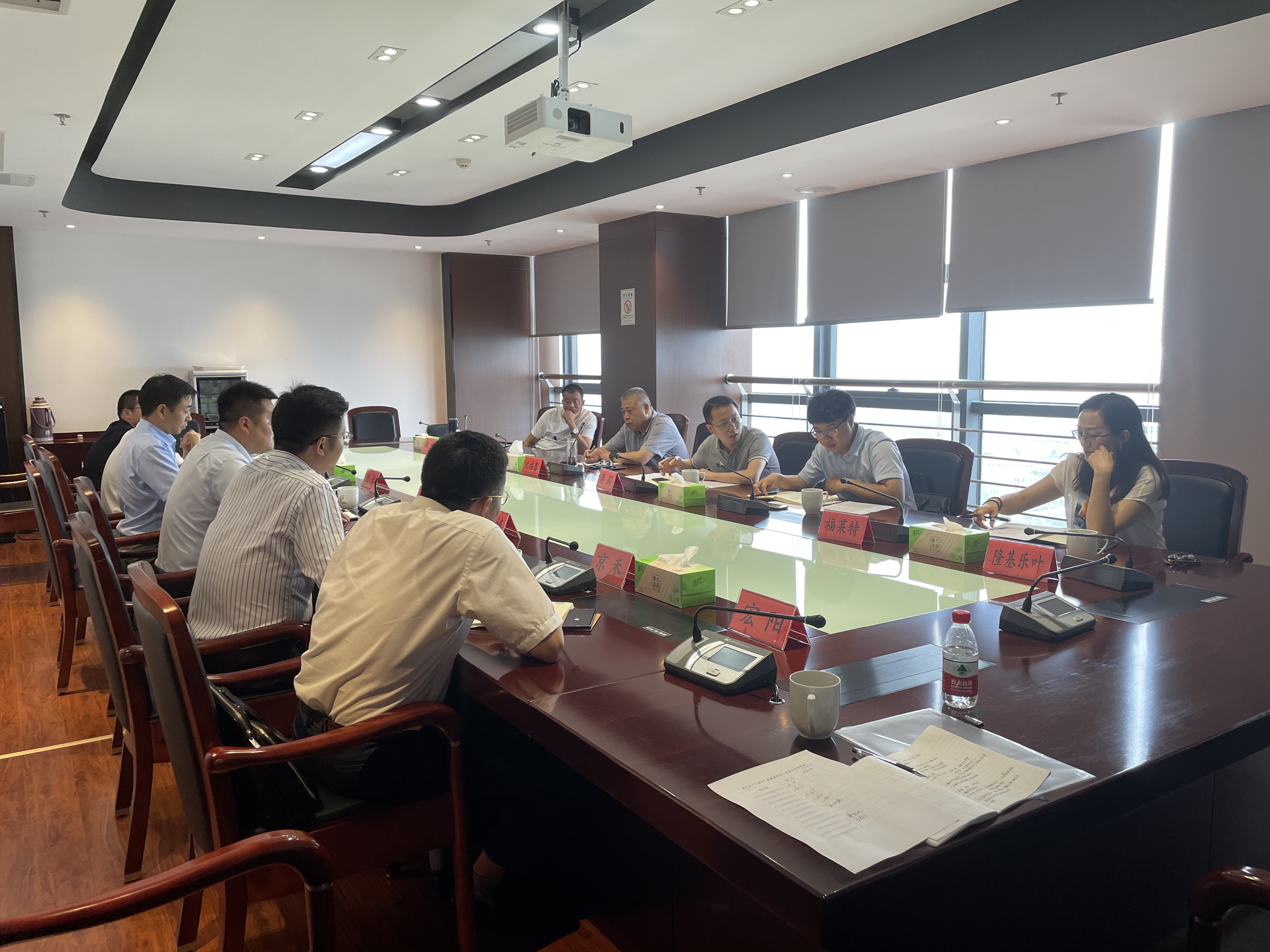 倾听企业心声 发挥纽带作用 嘉兴市光伏行业协会召开企业座谈会